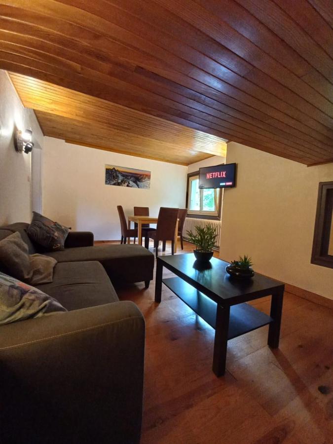 Logement Mansarde Dans Maison Avec Jardin En Bord De Piste, Vue Montagne Les Houches Ngoại thất bức ảnh