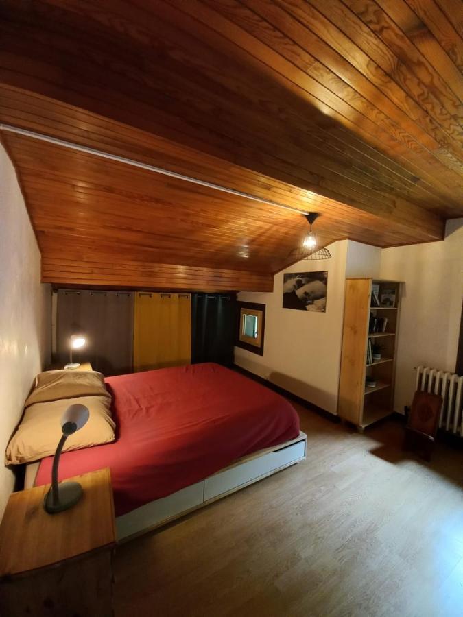 Logement Mansarde Dans Maison Avec Jardin En Bord De Piste, Vue Montagne Les Houches Ngoại thất bức ảnh